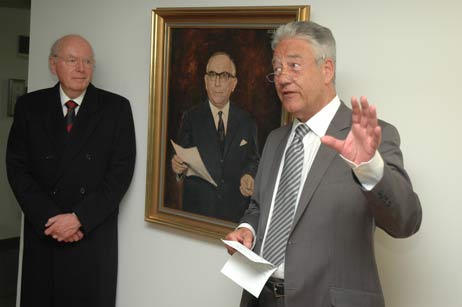 Werner Busch (links) und Björn Engholm erzählten ein wenig von Max Wartemann. Fotos: TA