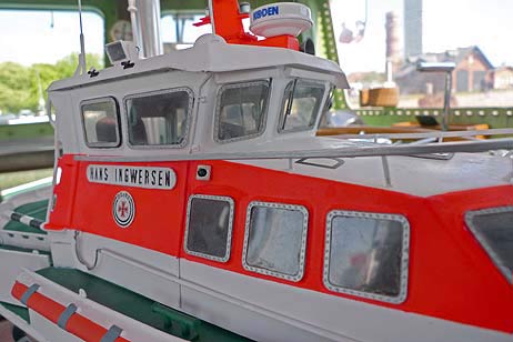 Das Modellboot HANS INGWERSEN fotografiert am Steuerstand der HANS INGWERSEN. Foto: Karl Erhard Vögele