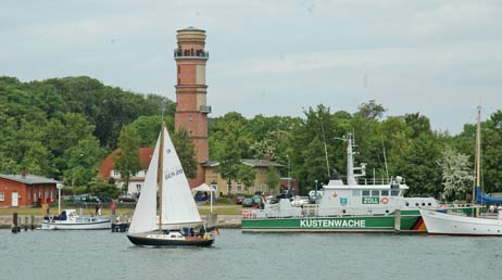 Zahlreiche Gäste verschafften sich einen Überblick von der Aussichtsgalerie auf dem Alten Leuchtturm. Foto: TA