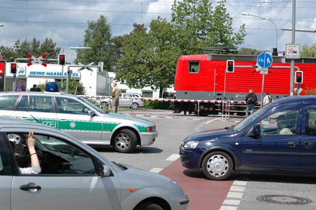 Travemünde Aktuell: Gneversdorfer Weg: Schranken wieder kaputt
