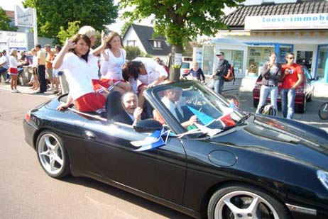 Publikumsmagnet im Ostseebad Niendorf war die große Parade. Alle Fotos: CLAUDIA SCHMÄING
