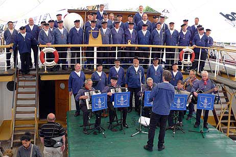 Travemünde Aktuell: Kaiserwetter, Stimmung, volles Schiff