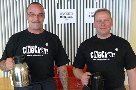 Auf dem Weg zum Kult: Die »Checker«-T-Shirts. Alle Fotos. KARL ERHARD VÖGELE