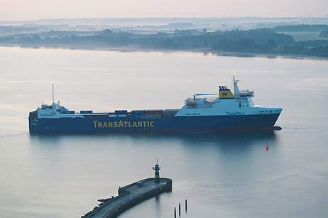 Travemünde Aktuell: Ostseefähre läuft bei Nordermole auf Grund