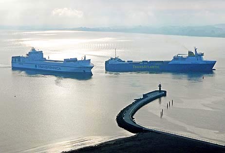Travemünde Aktuell: Ostseefähre läuft bei Nordermole auf Grund