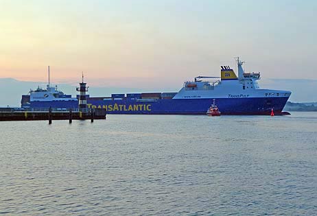 Travemünde Aktuell: Ostseefähre läuft bei Nordermole auf Grund