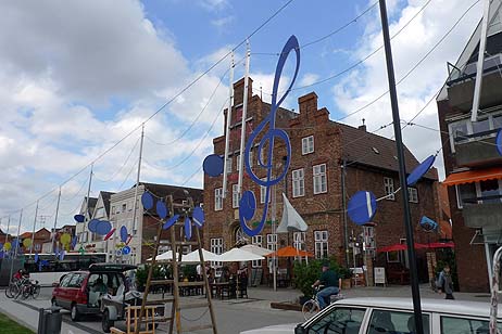 Travemünde Aktuell: Fährplatz voller Noten: