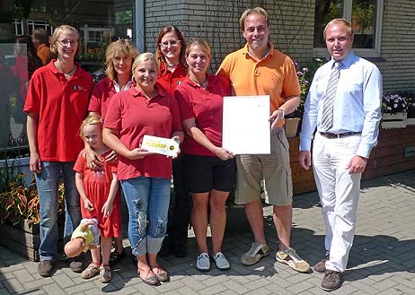 Das Team von »Vier Jahreszeiten Floristik« freut sich über die Auszeichnung. Alle Fotos: KARL ERHARD VÖGELE