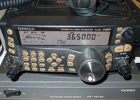 790 Standardmodell eines Amateurfunkgerätes.