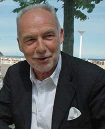 Entscheidungsgrundlage für Lübecks Spitzenpolitiker: TWG-Chef Wolfgang Büchtmann zählte an einem Sonnabendnachmittag im Jahre 2008 glatt 2.000 leere Parkplätze in Travemünde. Ob es 2009 eine erneute Zählung gibt? 