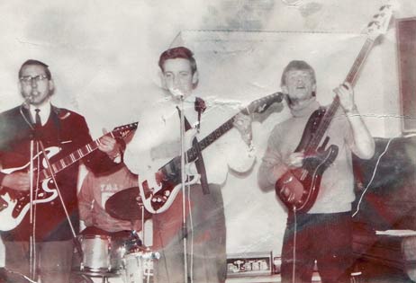 Rolf Fechner (Mitte) im Bürgerhof Lübeck 1965.