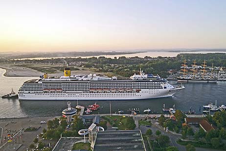 Die »Costa Mediterranea« lief heute in Travemünde ein. Alle Fotos: KARL ERHARD VÖGELE 