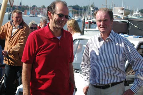 Begleiteten am Samstag die Demo: Landtagskandidat Frank Sauter (CDU) und der CDU-Ortsverbandsvorsitzende Klaus Petersen. Foto: TA 