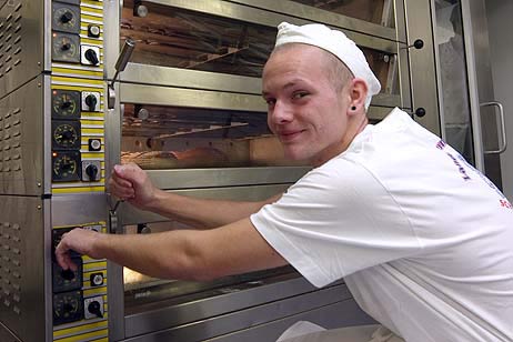Bäcker Timo Skalski (19) kommt aus Sereetz in der Gemeinde Ratekau. Alle Fotos: KARL ERHARD VÖGELE