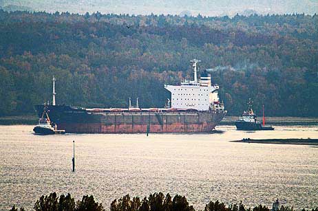 Travemünde Aktuell: Panmax-Bulkcarrier »Iolcos Celebrity« hat die Trave wieder verlassen
