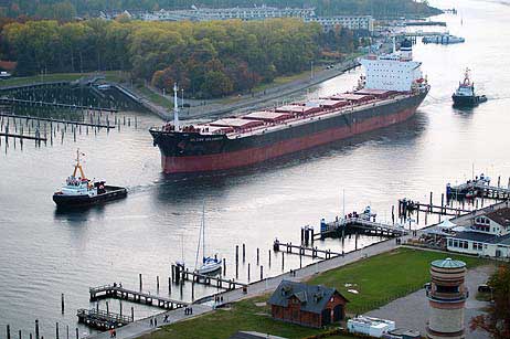 Travemünde Aktuell: Panmax-Bulkcarrier »Iolcos Celebrity« hat die Trave wieder verlassen