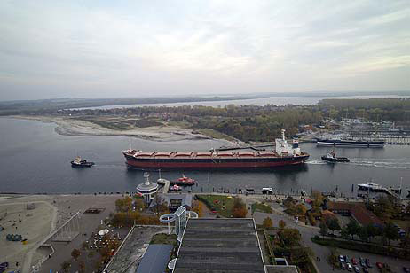 Travemünde Aktuell: Panmax-Bulkcarrier »Iolcos Celebrity« hat die Trave wieder verlassen