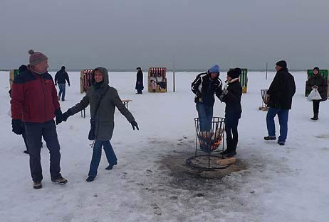 Travemünde Aktuell: Halbzeit bei der »Ice & Beach Party«