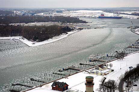 Travemünde Aktuell: Es friert wieder kräftig auf der Trave