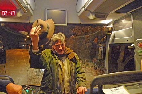 161 Künstlerisch kompetent und zu allen guten Taten bereit mit seinen lüb’schen Botschaftern erscheint Chorleiter Stefan Fleck. Foto: KARL ERHARD VÖGELE