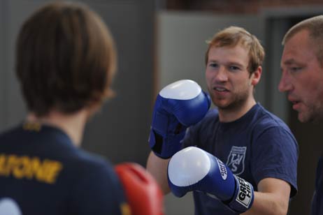 Travemünde Aktuell: 1. Herren zu Gast bei Fitness-Boxern