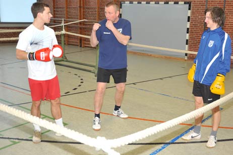 Travemünde Aktuell: 1. Herren zu Gast bei Fitness-Boxern