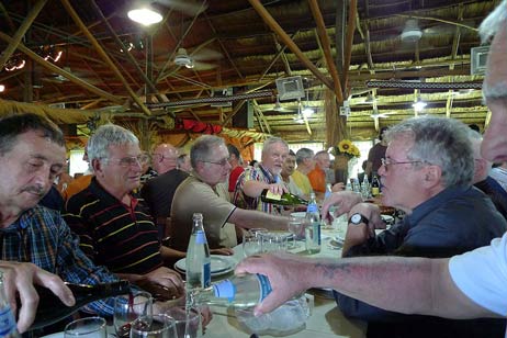 Travemünde Aktuell: Der Passatchor besuchte eine Ranch und verabschiedete sich am Abend in den Kneipen ums Hotel herum von der schönen Stadt am Rio de la Plata