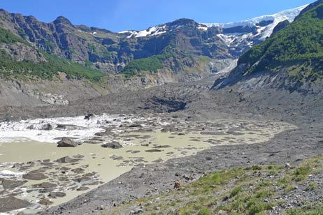 Ein Blick in die Moräne, entstanden nach wochenlangem Regen im Mai letzten Jahres. Foto: KARL ERHARD VÖGELE