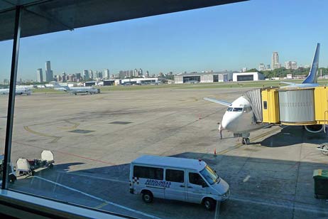 Der Airpot für innerargentinische Flüge liegt noch innerhalb der bebauten Gebietes der Stadt. Foto: KARL ERHARD VÖGELE 