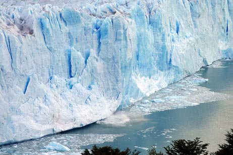 Travemünde Aktuell: Von Bariloche Flug ins 1400 km weiter südlich liegende El Calafate zum Gletscher Puerto Moreno
