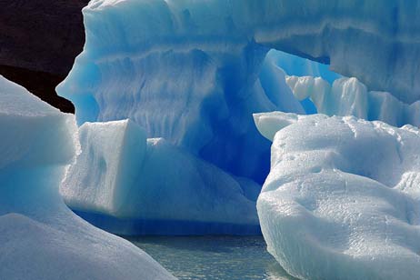 Travemünde Aktuell: Ausflug auf dem Katamaran zu Eisbergen und Gletschern auf dem Lago Argentino bei El Calafate