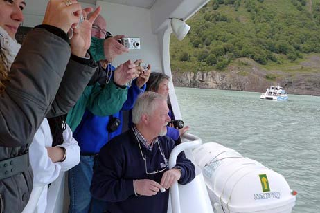 Travemünde Aktuell: Ausflug auf dem Katamaran zu Eisbergen und Gletschern auf dem Lago Argentino bei El Calafate