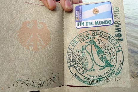 Der Stempel im Pass. Foto: KARL ERHARD VÖGELE 