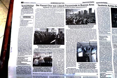 Am Ende der Tournee erreichte uns gerade noch rechtzeitig eine Ausgabe des wöchentlich erscheinenden »Argentinischen Tageblattes« mit einem Bericht über die Konzerte in Buenos Aires. Foto: KARL ERHARD VÖGELE