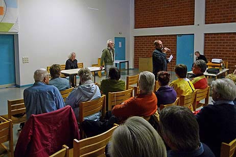 Rainer Schierge bei der Moderation der Veranstaltung. Foto: KARL ERHARD VÖGELE
