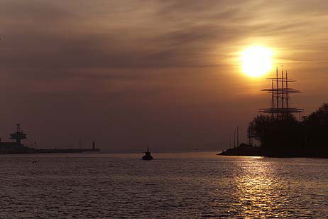 Travemünde Aktuell: Wonnemonat Mai begann mit Sonne am Morgen