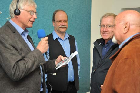 Fritz Toelsner von Radio Travemünde sprach mit Museumsleiter Dr. Wolfgang Muth, Hartmut Haase vom Verein »Rettet die Passat« und Ingo Petersen von der Passat-Stiftung. Der Beitrag wird am Dienstag, 1. Juni 2010, bei im Travemünder Journal (Radio Travemünde, OK Lübeck, ab 17:05 Uhr) gesendet. TA 
