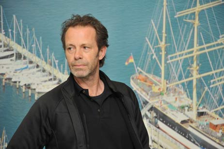 Martin Baginsky suchte mit seiner Firma zur Vergrößerung geeignete Fotos aus und stellte die Abzüge für die Ausstellung her. Foto: TA 