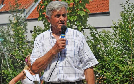Dr. Egon Schmitz-Hübsch vom Kunstverein begrüßte die Gäste. Foto: TA