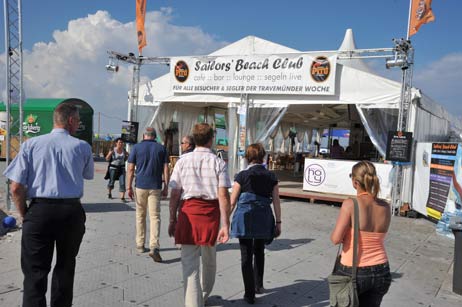Travemünde Aktuell: Festmeile im Dunkeln