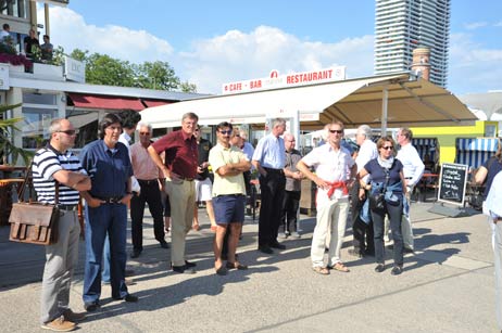 Der Travemünder-Woche-Beirat war am Dienstag auf der Festmeile unterwegs. Fotos: Ta