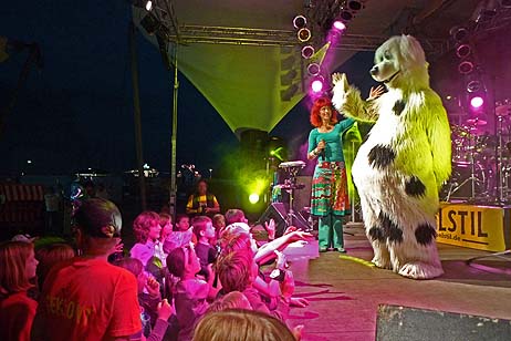 Kam gut an: Das Taschenlampen-Konzert im Brügmanngarten. Alle Fotos: KARL ERHARD VÖGELE