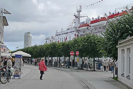 Travemünde Aktuell: MS Astor beendet Saison der großen Kreuzfahrer