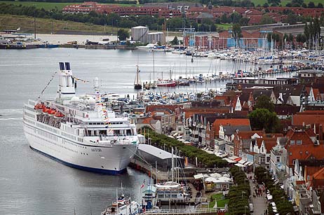 Travemünde Aktuell: MS Astor beendet Saison der großen Kreuzfahrer