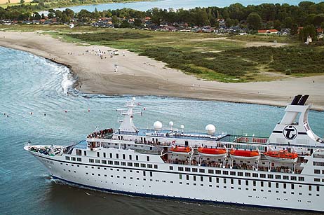 Travemünde Aktuell: MS Astor beendet Saison der großen Kreuzfahrer