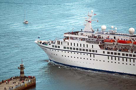 Travemünde Aktuell: MS Astor beendet Saison der großen Kreuzfahrer