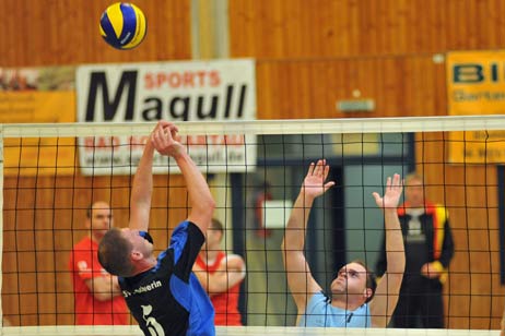 Travemünde Aktuell: Norddeutsche Meisterschaften im Mixed-Volleyball eröffnet