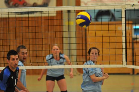 Travemünde Aktuell: Norddeutsche Meisterschaften im Mixed-Volleyball eröffnet