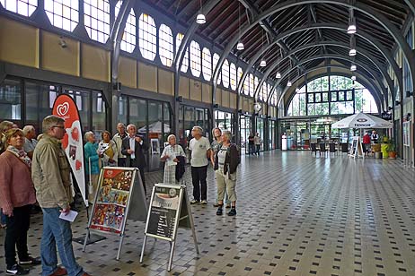 Travemünde Aktuell: Als man im Strandbahnhof noch rasiert wurde