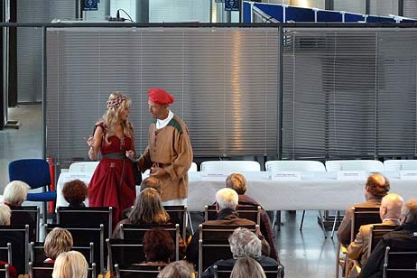Zum Abschluss gab es eine letzte Aufführung von »Der Vogt und die schöne Späherin« mit Anja Es und Klaus Eversberg. Foto: KARL ERHARD VÖGELE 